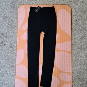 Black Diamond Ribbed Leggings